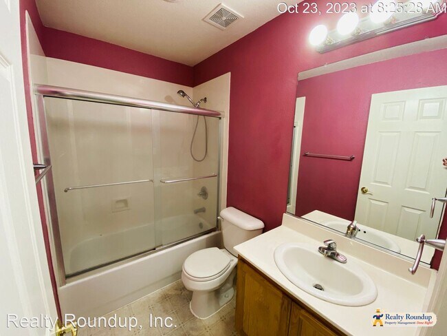 Building Photo - 4 br, 3 bath House - 6230 Ravenna Way