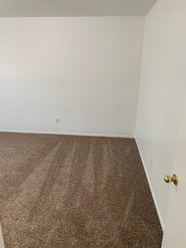 Building Photo - 1118 Solstice Ave