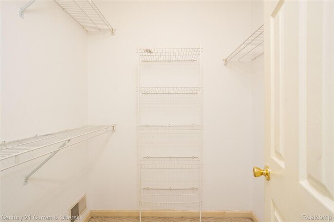 Building Photo - 42104 Echo Forest Dr