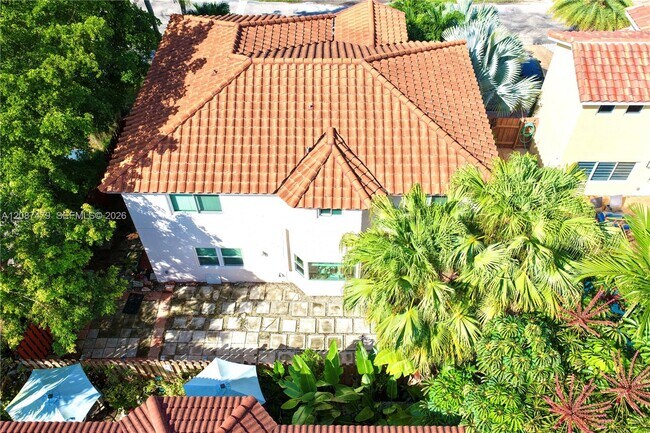 Building Photo - 4631 SW 154th Pl