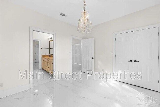 Building Photo - 4700 Bohemia Dr