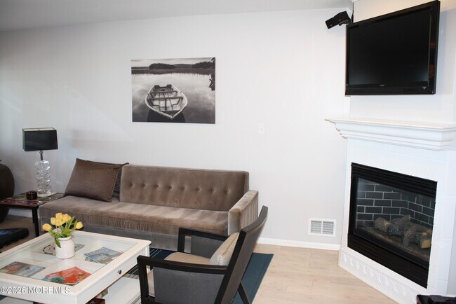 Building Photo - 42 Oceanview Ave