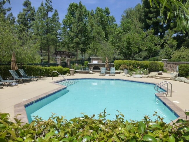 Building Photo - 2-Bedroom Townhome in Valencia's Cheyenne ...