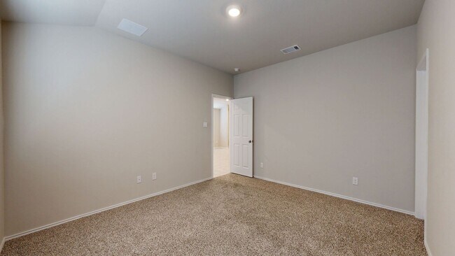 Building Photo - ALMOST NEW HOME BY FORT HOOD!!!