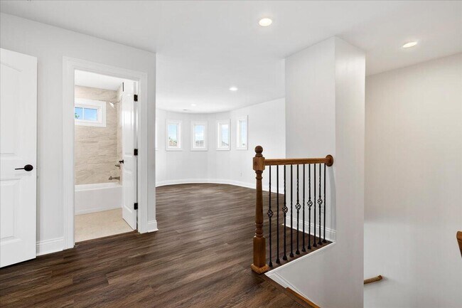 Building Photo - 413 Weston Park