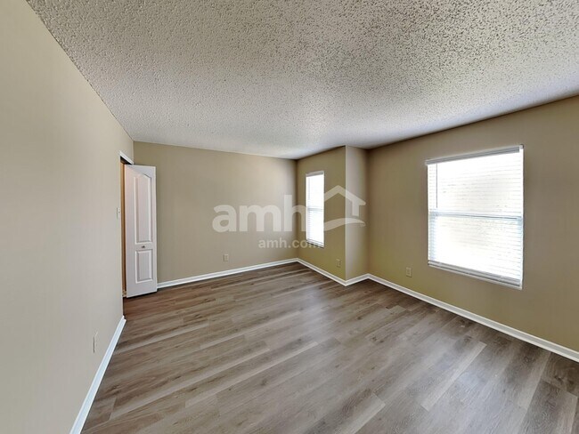 Building Photo - 515 Bridgewater Dr