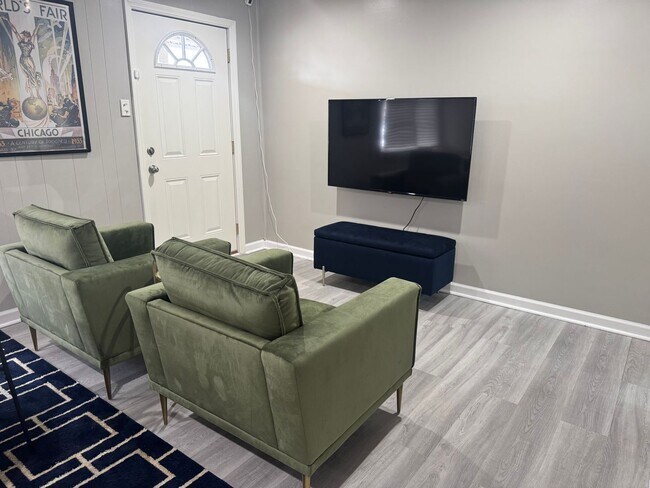 Building Photo - 2 Bedroom 1 Bath Duplex Located in Kingsport, TN