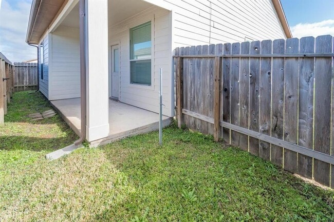 Building Photo - 9707 Tura Dr