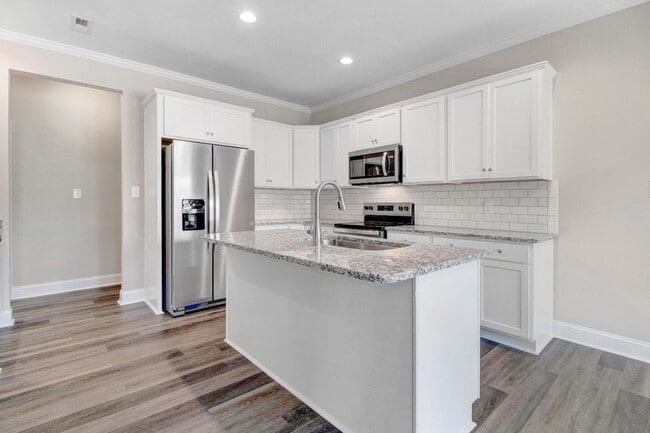 Building Photo - 106 Kingston Cir
