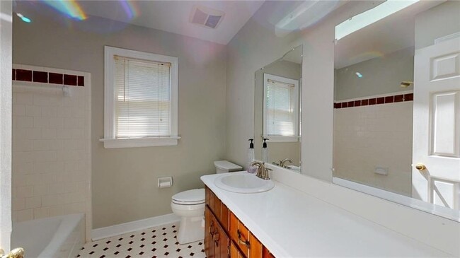 Building Photo - 2207 Birnam Woods Ct
