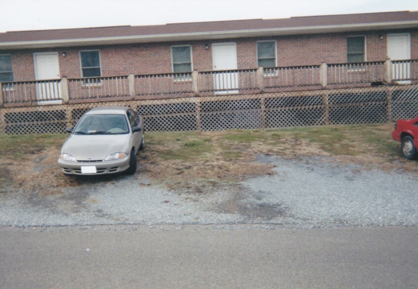 Primary Photo - 118 Riley Dr
