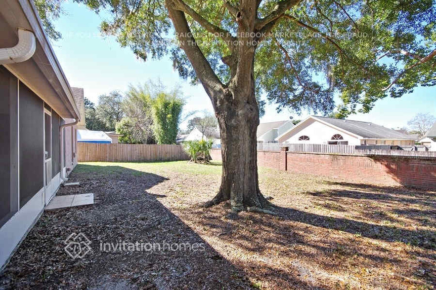 Building Photo - 1752 W Cheryl Dr