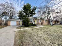 Building Photo - Three Bedroom Ranch in Northeast Grand Rapids