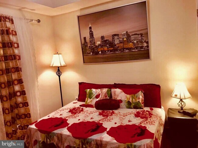 Building Photo - 11 Silverway Dr