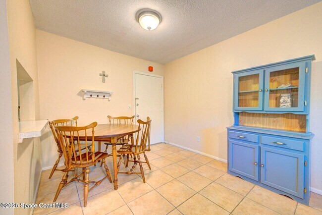 Building Photo - 230 Columbia Dr