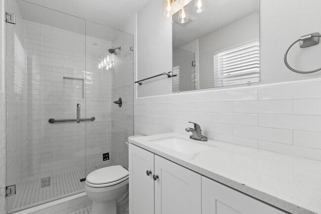 Building Photo - 3108 Briarwood Dr