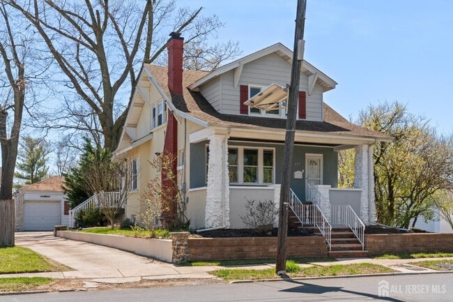 Building Photo - 657 Amboy Ave