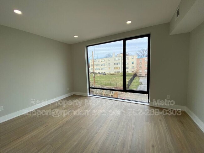 Building Photo - 611 Kennedy St