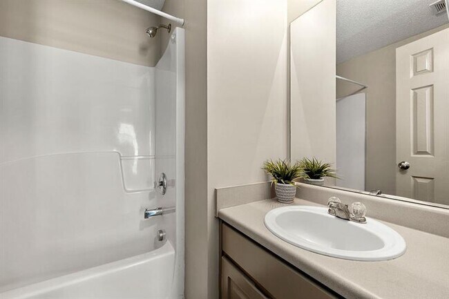Building Photo - 435 Thistle Cove