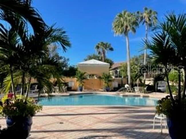 Building Photo - 2 Bedroom Townhome with 1 Car attached Gar...
