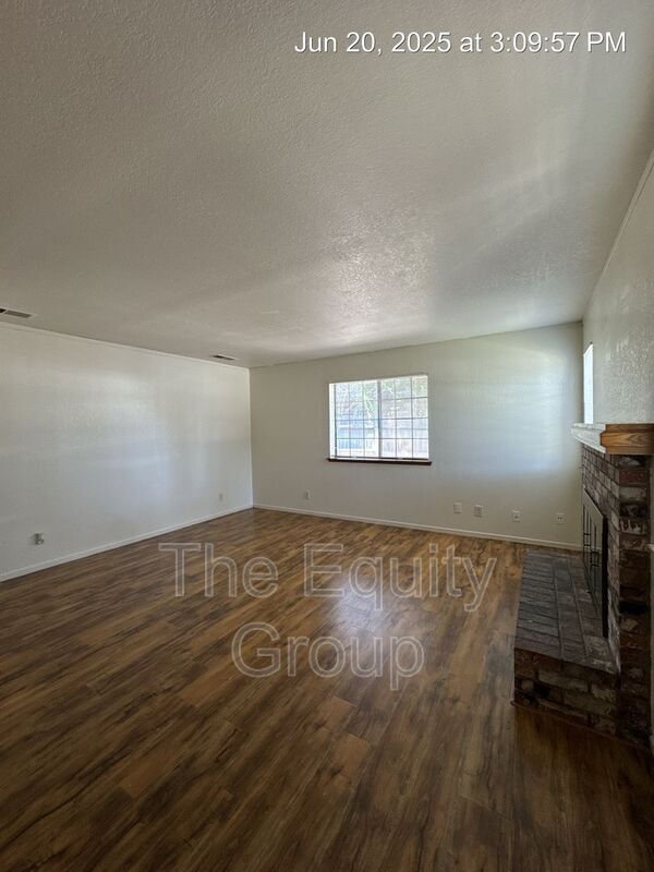 Building Photo - 4430 W Cypress Ave