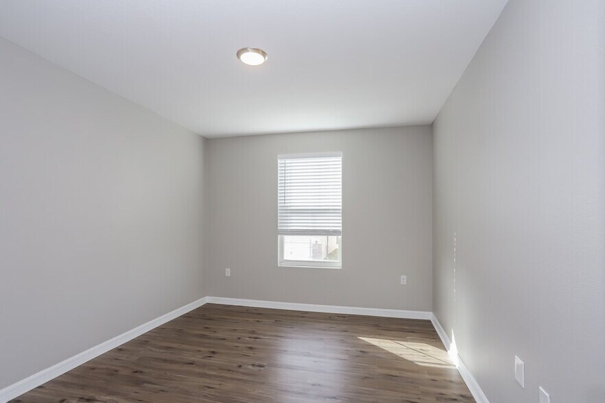Building Photo - 1806 Greenwood Valley Dr