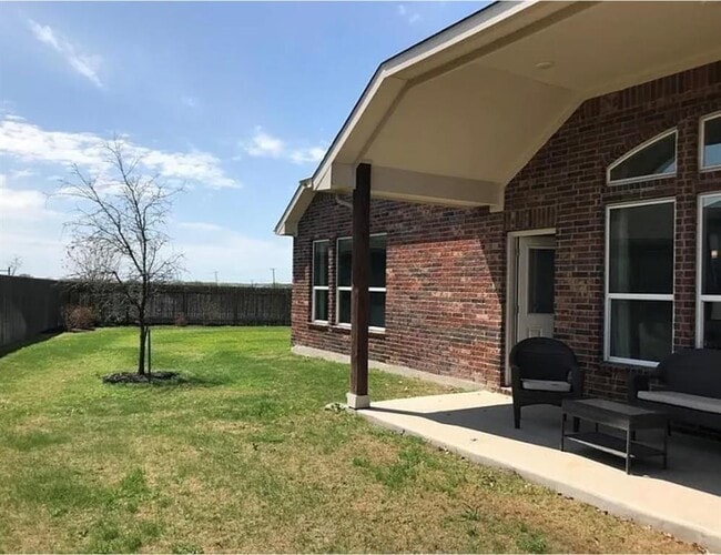 Building Photo - 100 Plantain Dr