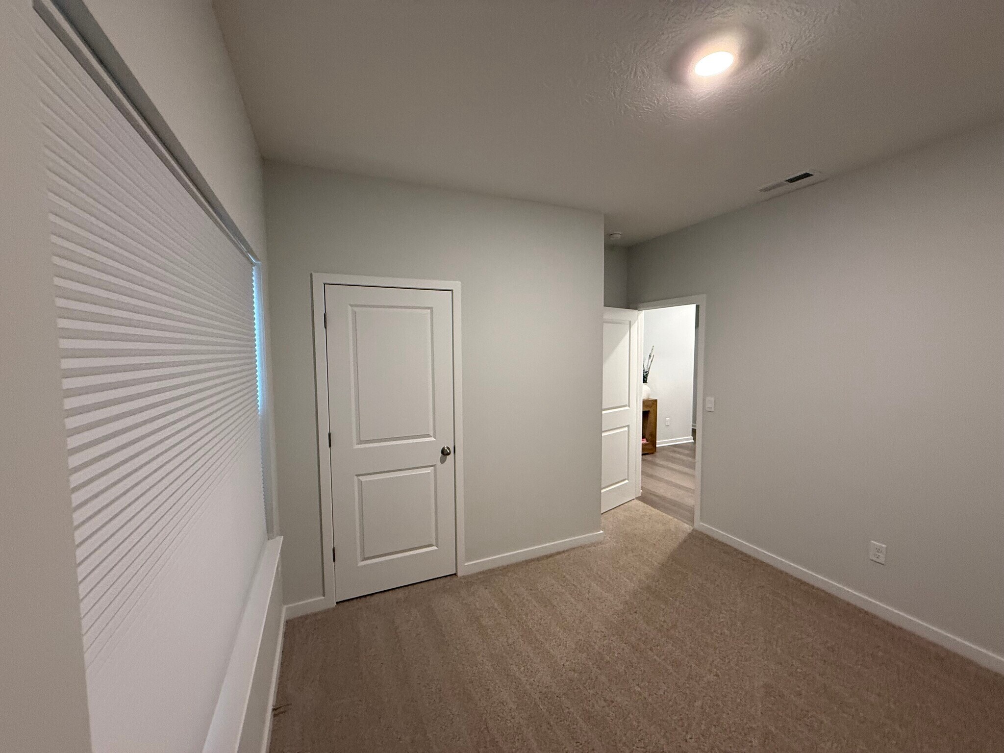 Building Photo - 37 Sunbeam Ct
