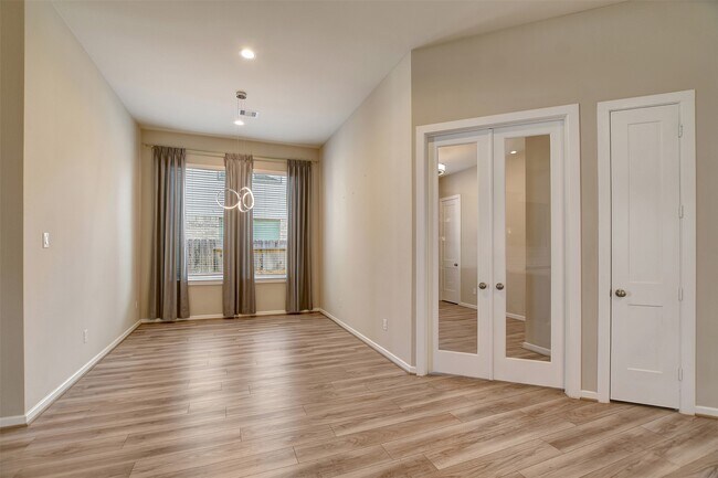 Building Photo - 21131 Melshell Dr