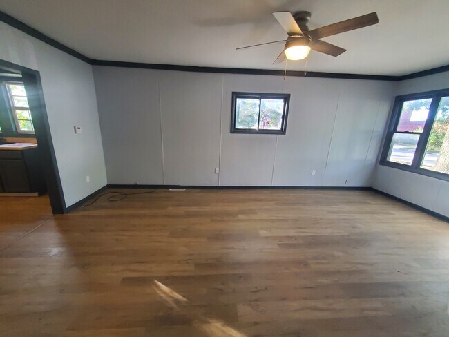 Building Photo - 2646 Reynolds St