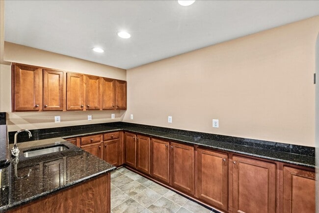 Building Photo - 3 Bed 3 Bath in 55+ Four Seasons Dumfries, VA