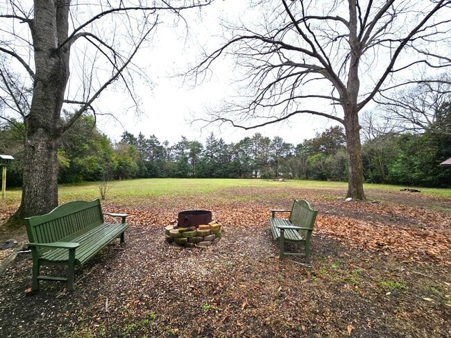 Building Photo - 2370 Wedgefield Rd