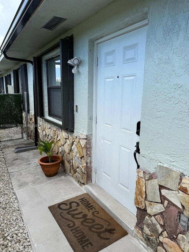 Building Photo - 209 NW 7th Ct