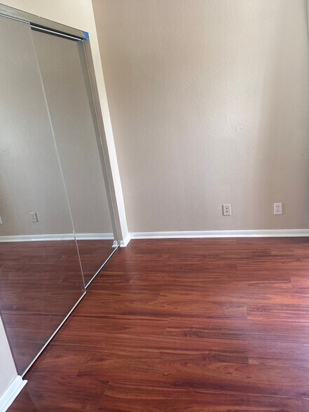 Building Photo - 8108 Summer Shores Dr