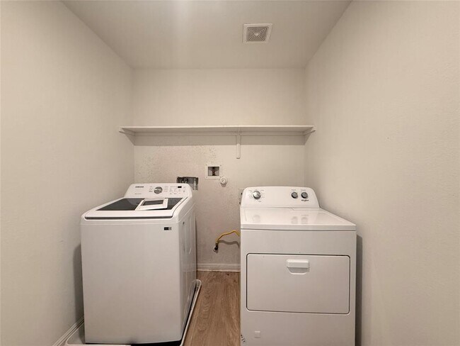 Building Photo - 120 Calla Ln