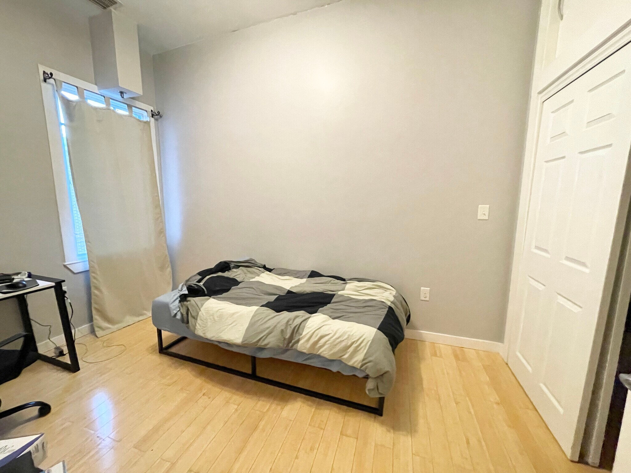 Building Photo - 1431 Tremont St