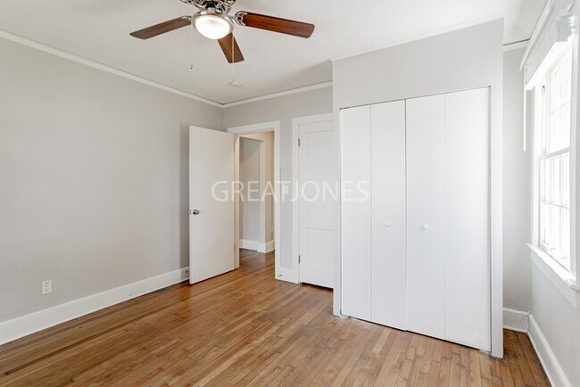 Building Photo - Charming 2 Bedroom in Greenville!