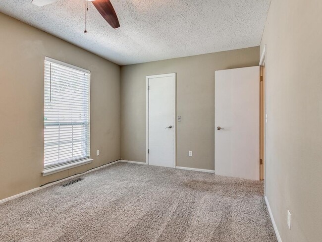 Building Photo - 712 NW 137th St