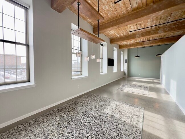 Building Photo - 35 Riverwalk Way