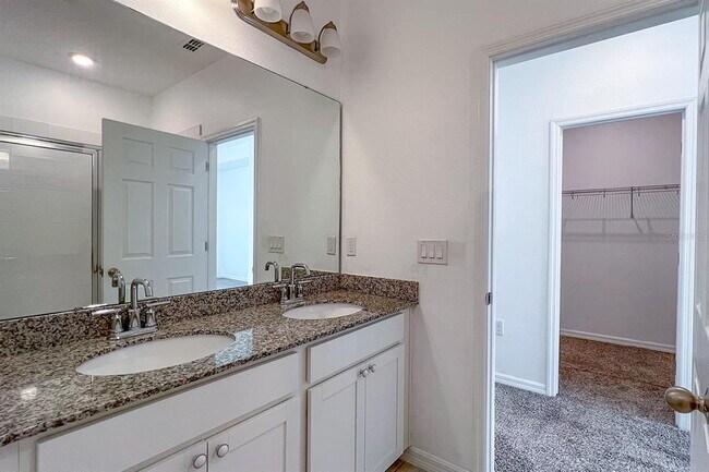 Building Photo - 15589 Willow Arbor Cir