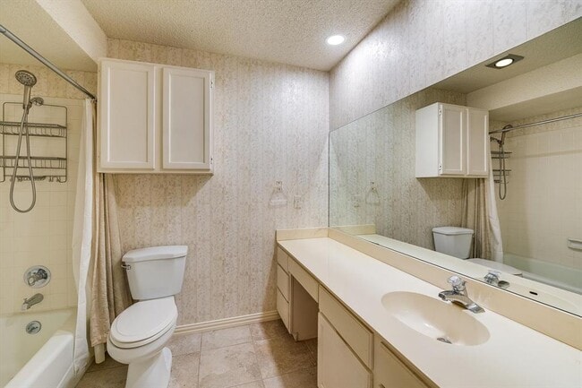 Building Photo - 7919 Ridgeline N