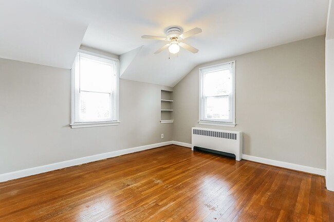 Building Photo - Charming 3-Bedroom Colonial in Glenside