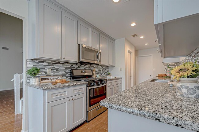 Primary Photo - 2022 Highland Hills Dr