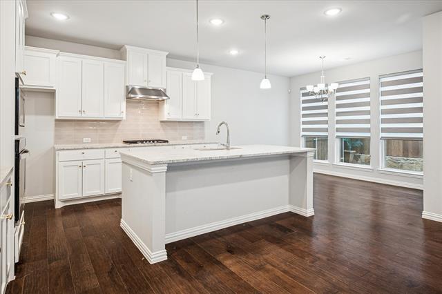 Building Photo - 3905 Dame Ragnel Dr