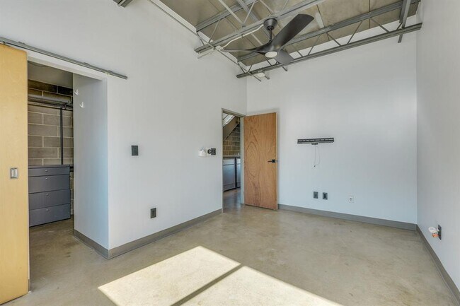 Building Photo - 4801 S Congress Ave