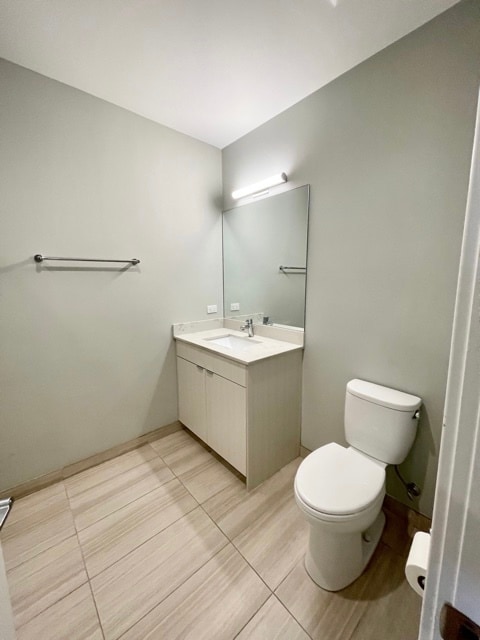Building Photo - 4555 N Ravenswood Ave