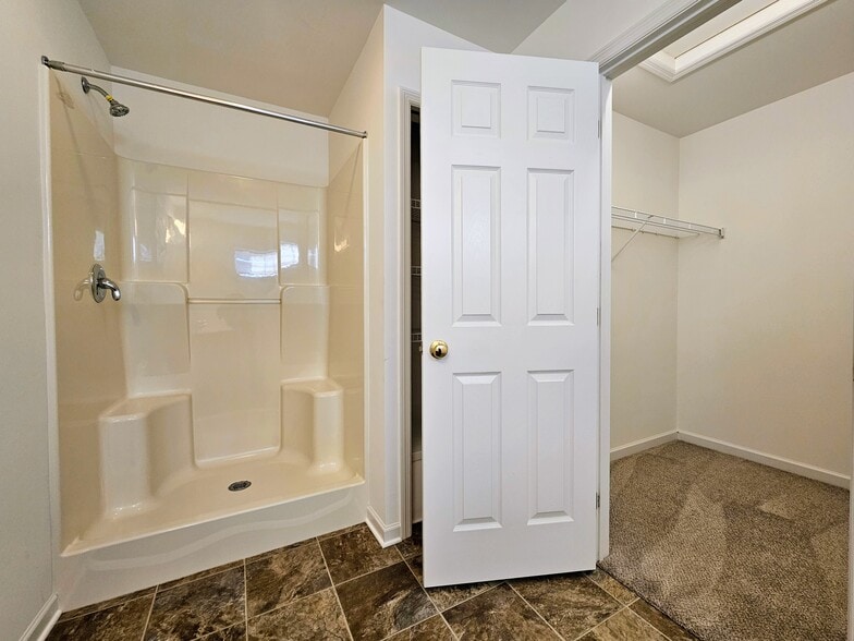 Building Photo - 701 Brentwood Dr