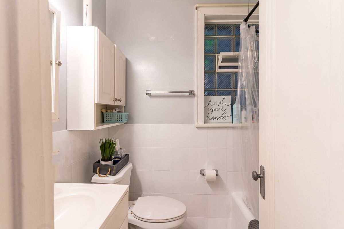 Building Photo - 7531 N Seeley Ave