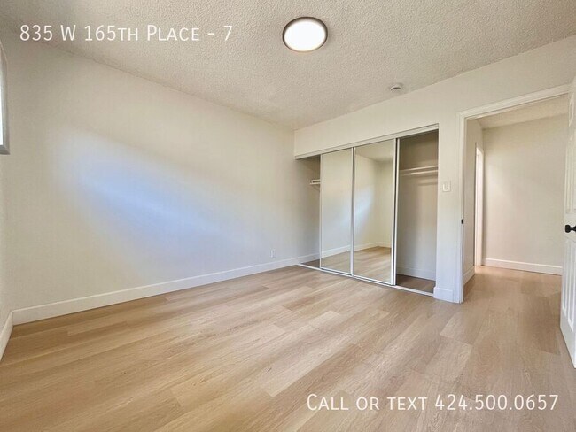 Building Photo - 835 W 165th Pl