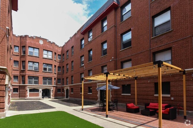 Building Photo - 1704 W Juneway Terrace